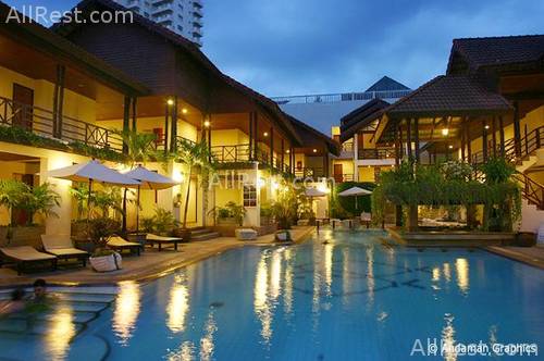 South Sea Karon Resort 